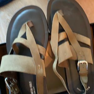 Kenneth Cole sandals